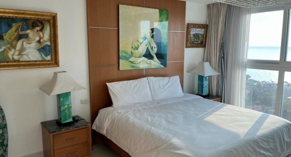 For sale 2 bedrooms condo in Pratumnak, Pattaya