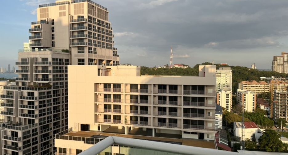 For sale 2 bedrooms condo in Pratumnak, Pattaya