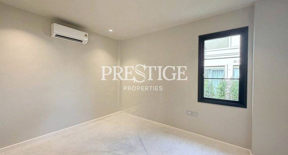 For sale 4 bedrooms house in East Pattaya, Pattaya