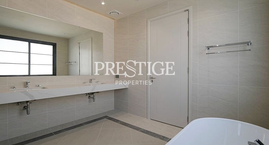 For sale 4 bedrooms house in East Pattaya, Pattaya