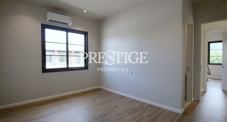 For sale 4 bedrooms house in East Pattaya, Pattaya
