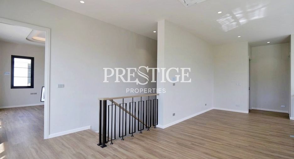 For sale 4 bedrooms house in East Pattaya, Pattaya