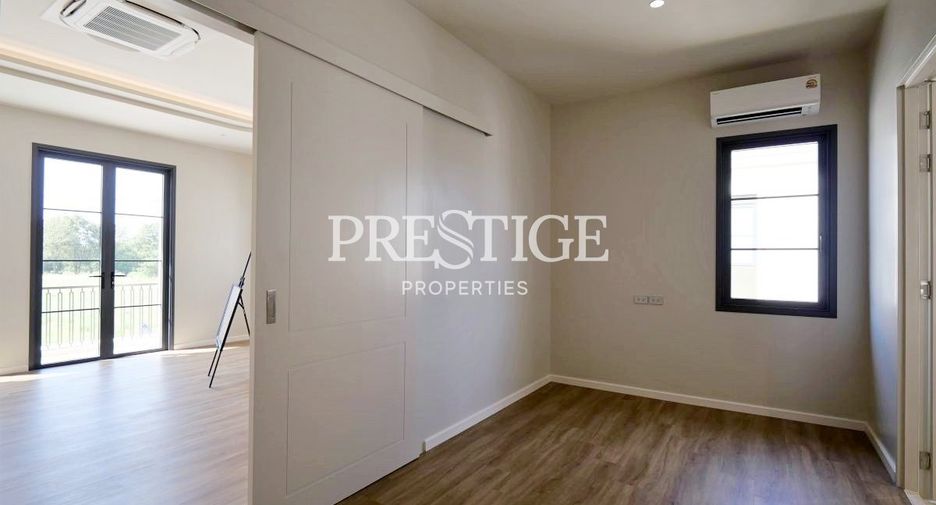 For sale 4 bedrooms house in East Pattaya, Pattaya