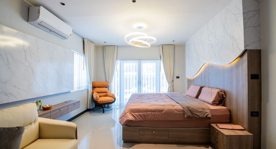 Haus zum Kauf mit 5 Zimmer in Bang Lamung, Chonburi