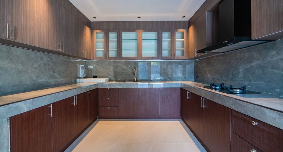 Haus zum Kauf mit 5 Zimmer in Bang Lamung, Chonburi