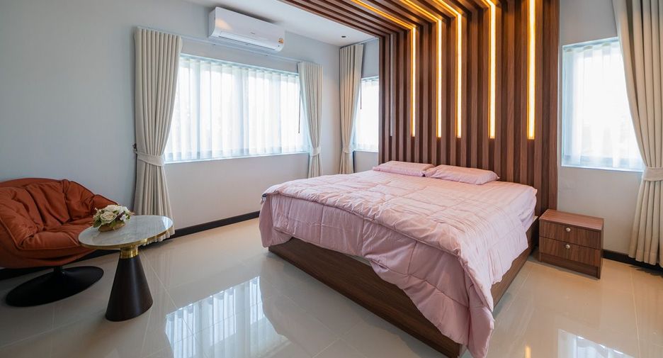 Haus zum Kauf mit 5 Zimmer in Bang Lamung, Chonburi