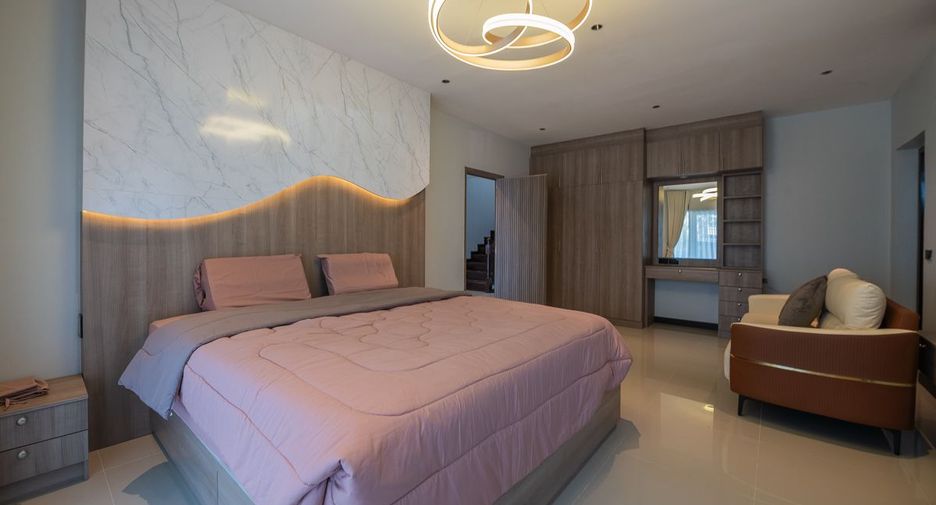 Haus zum Kauf mit 5 Zimmer in Bang Lamung, Chonburi