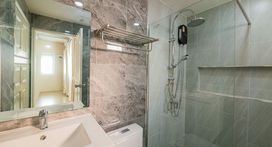 Продажа 3 спальни дом в Банг Ламунг, Чонбури