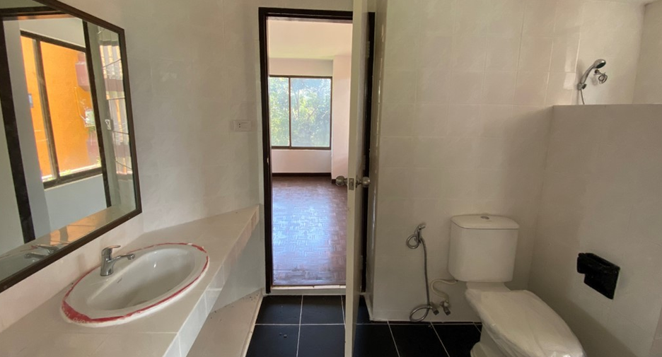 For sale 4 ベッドルーム condo in Klaeng, Rayong