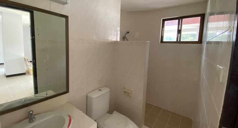 For sale 4 ベッドルーム condo in Klaeng, Rayong