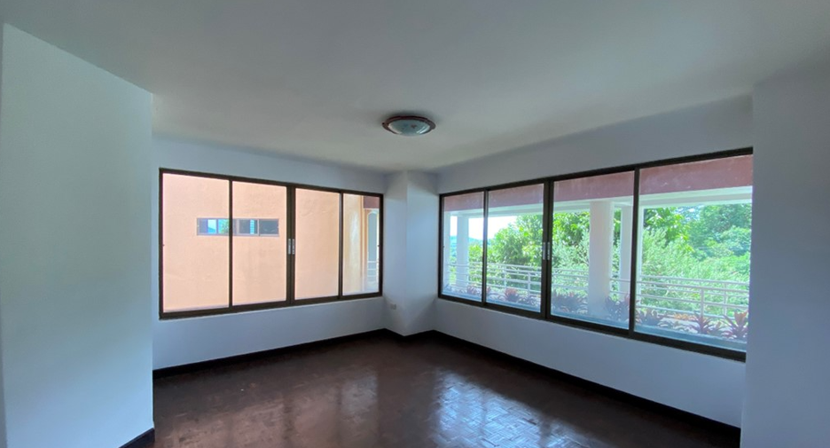 For sale 4 ベッドルーム condo in Klaeng, Rayong