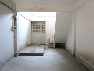 出售 1 卧室 商业空间 在 Si Racha, Chon Buri