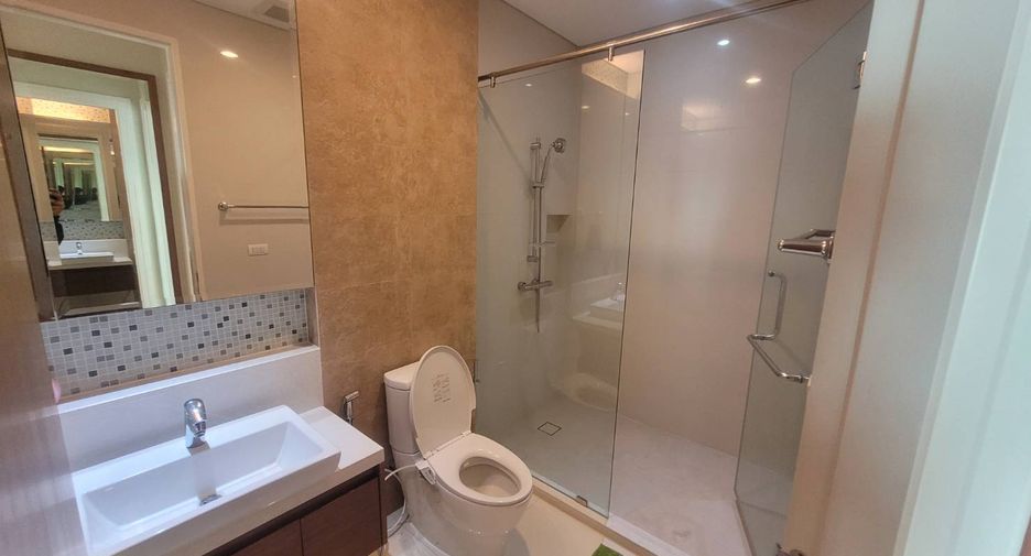 For rent 2 bedrooms condo in Khlong Toei, Bangkok