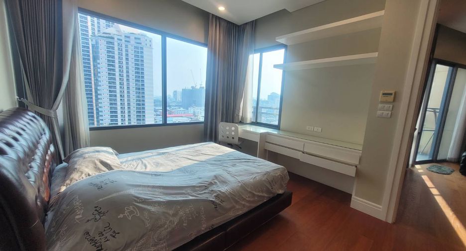 For rent 2 bedrooms condo in Khlong Toei, Bangkok