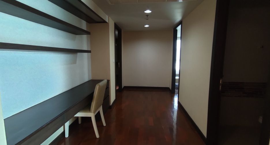 Condo en alquiler de 2 habitaciones en Watthana, Bangkok
