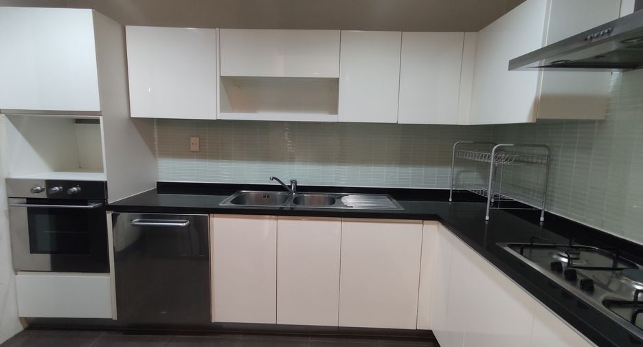 Condo en alquiler de 2 habitaciones en Watthana, Bangkok