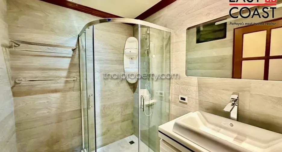 For rent and for sale 3 bedrooms condo in Bang Lamung, Chonburi