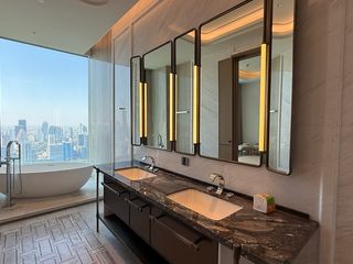 For sale 3 ベッドルーム condo in Sathon, Bangkok
