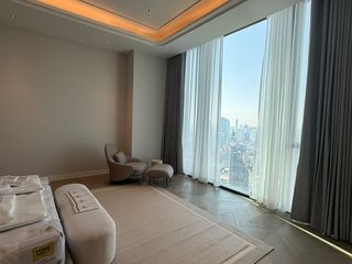 For sale 3 ベッドルーム condo in Sathon, Bangkok