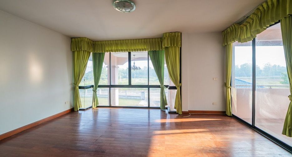 For sale 6 bedrooms house in Sattahip, Chonburi
