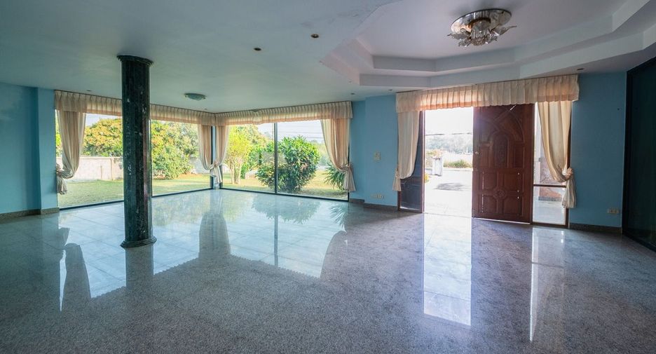 For sale 6 bedrooms house in Sattahip, Chonburi