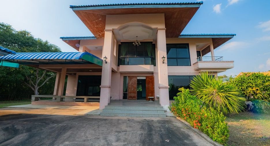 For sale 6 bedrooms house in Sattahip, Chonburi