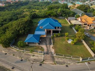 Haus zum Kauf mit 6 Zimmer in Na Jomtien, Pattaya