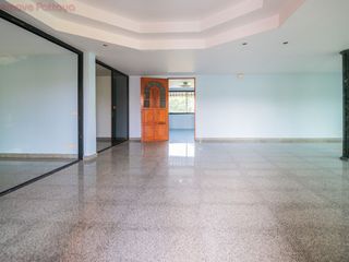 Haus zum Kauf mit 6 Zimmer in Na Jomtien, Pattaya