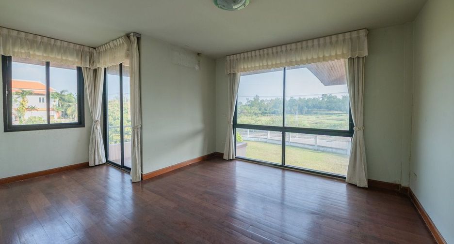 For sale 6 bedrooms house in Sattahip, Chonburi