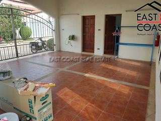 Casa en venta y en alquiler de 4 habitaciones en Bang Lamung, Chonburi
