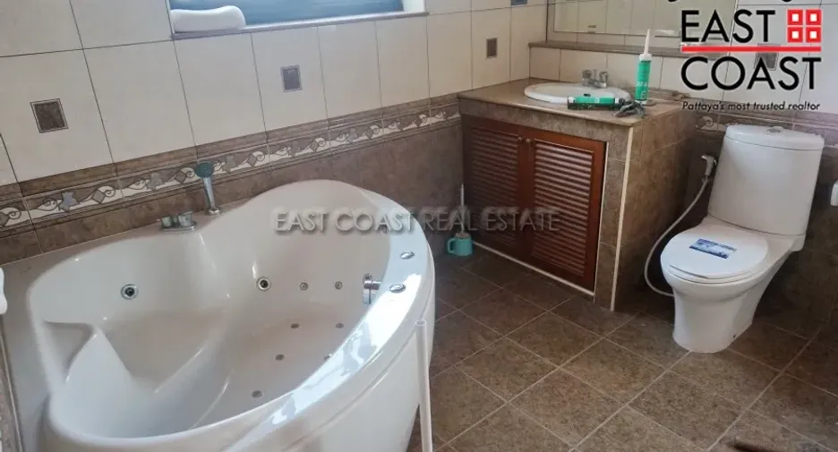 For rent and for sale 4 bedrooms house in Bang Lamung, Chonburi