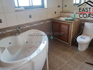 Casa en venta y en alquiler de 4 habitaciones en Bang Lamung, Chonburi
