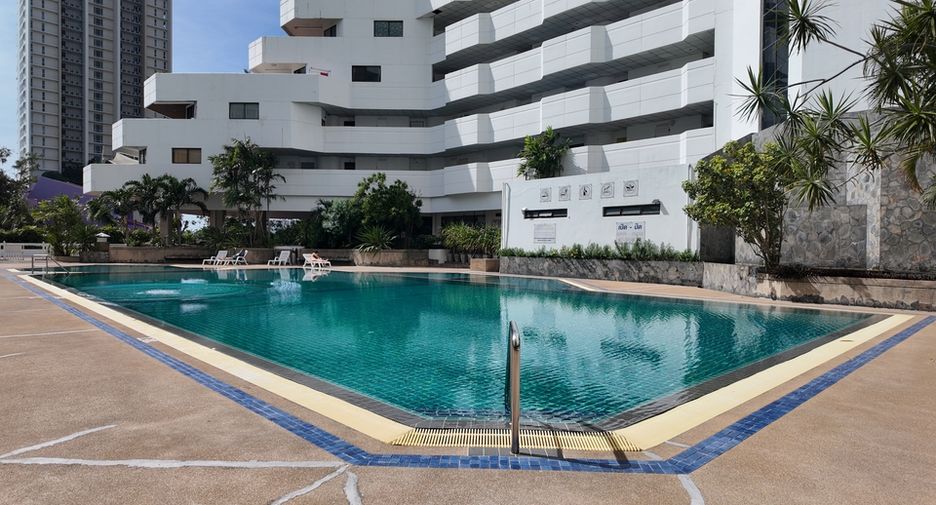 For sale 2 bedrooms condo in Jomtien, Pattaya