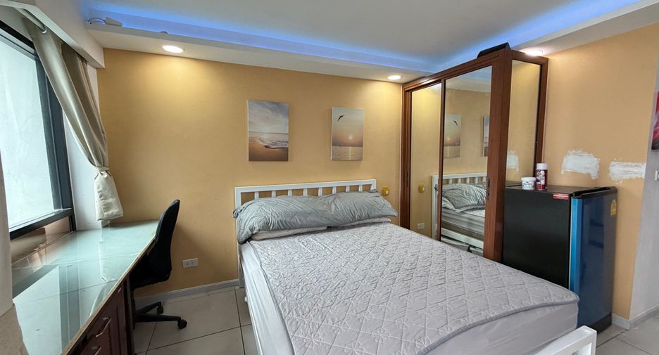 For rent and for sale 1 bed condo in Pratumnak, Pattaya