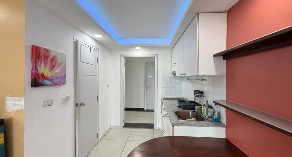 For rent and for sale 1 bed condo in Pratumnak, Pattaya