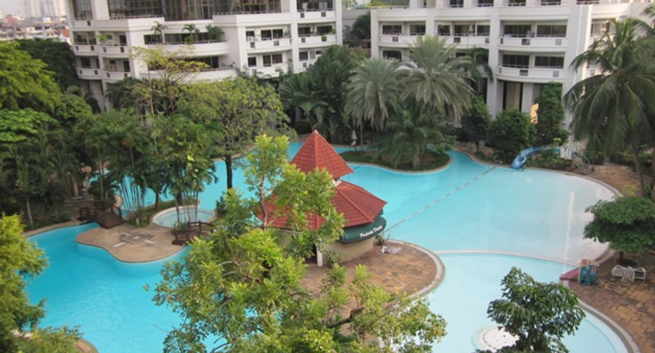 For sale 1 bed condo in Suan Luang, Bangkok