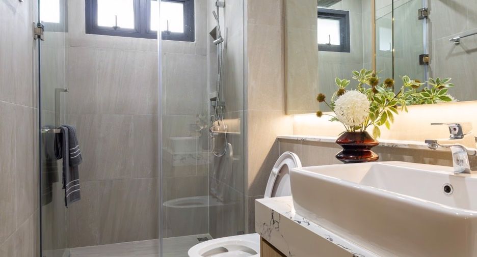 Casa en venta de 4 habitaciones en Bang Lamung, Chonburi