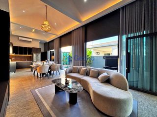 Casa en alquiler y en venta de 4 habitaciones en Bang Lamung, Chonburi