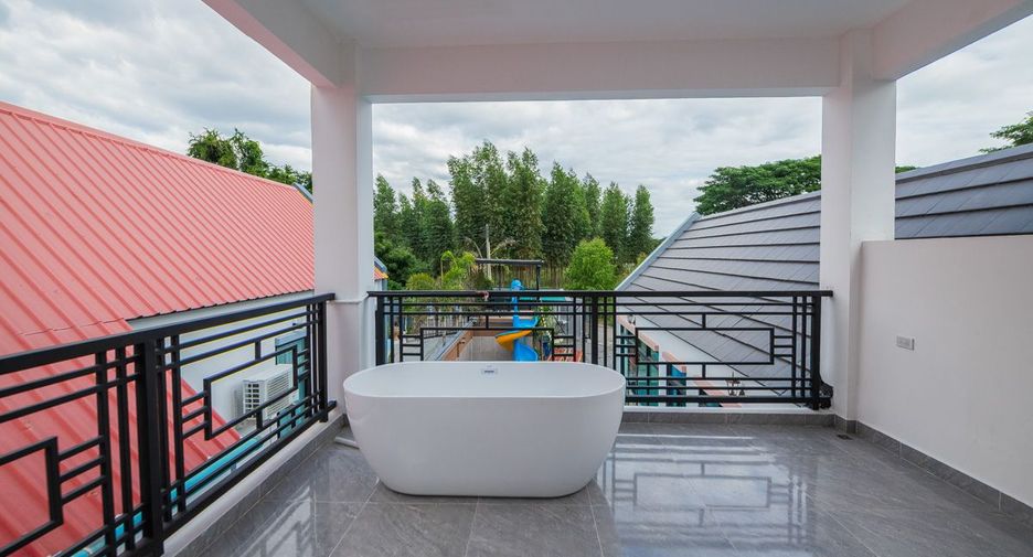 For sale 5 bedrooms house in Bang Lamung, Chonburi