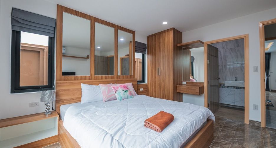 For sale 5 bedrooms house in Bang Lamung, Chonburi