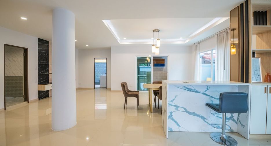 For sale 6 bedrooms house in Bang Lamung, Chonburi