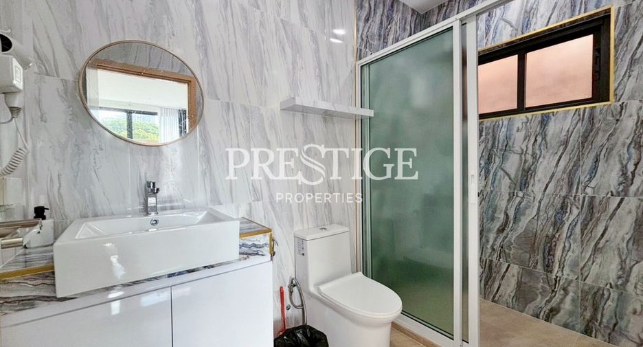 Casa en venta y en alquiler de 5 habitaciones en Bang Lamung, Chonburi