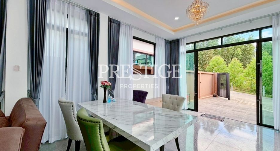 Casa en venta y en alquiler de 5 habitaciones en Bang Lamung, Chonburi