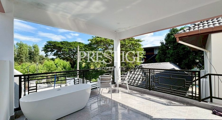 Casa en venta y en alquiler de 5 habitaciones en Bang Lamung, Chonburi
