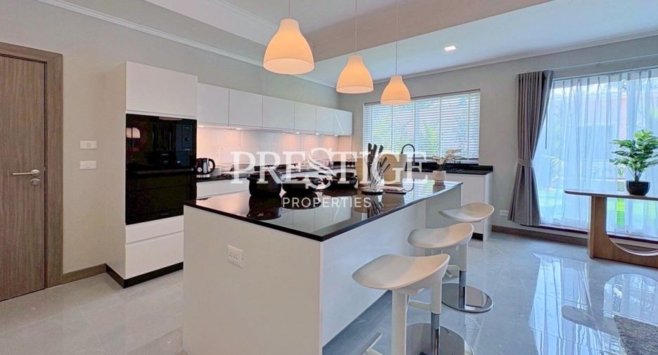 For sale and for rent 5 bedrooms house in Bang Lamung, Chonburi