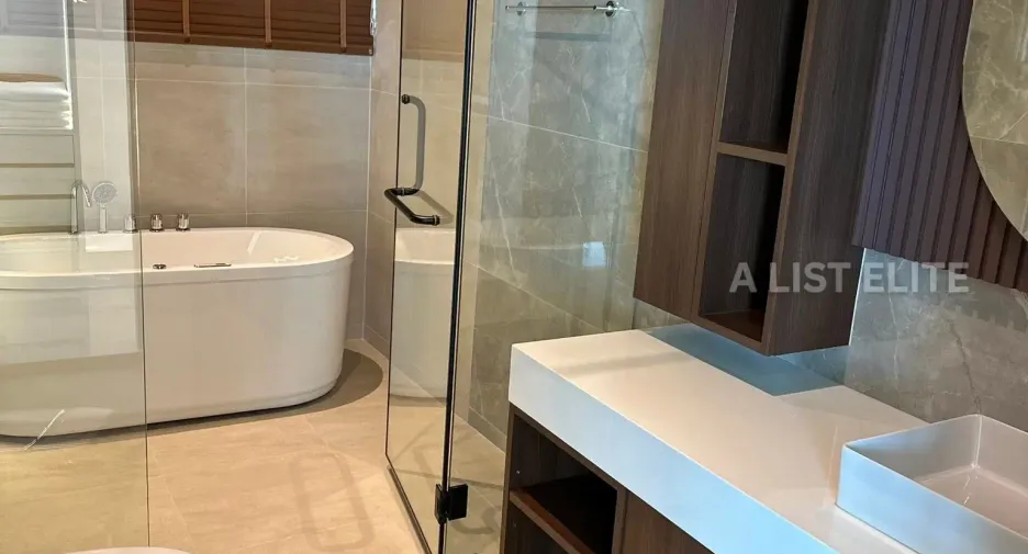 Casa en alquiler de 6 habitaciones en Bang Lamung, Chonburi