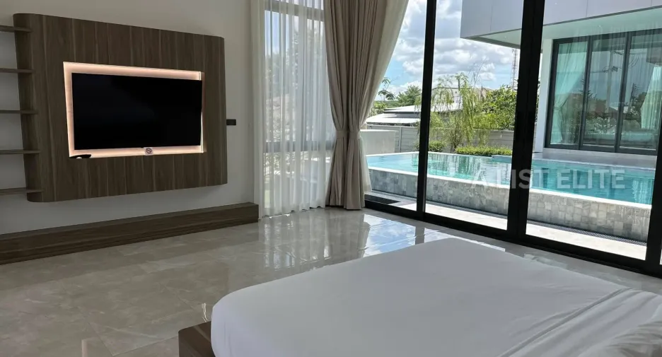 For rent 6 bedrooms house in Bang Lamung, Chonburi