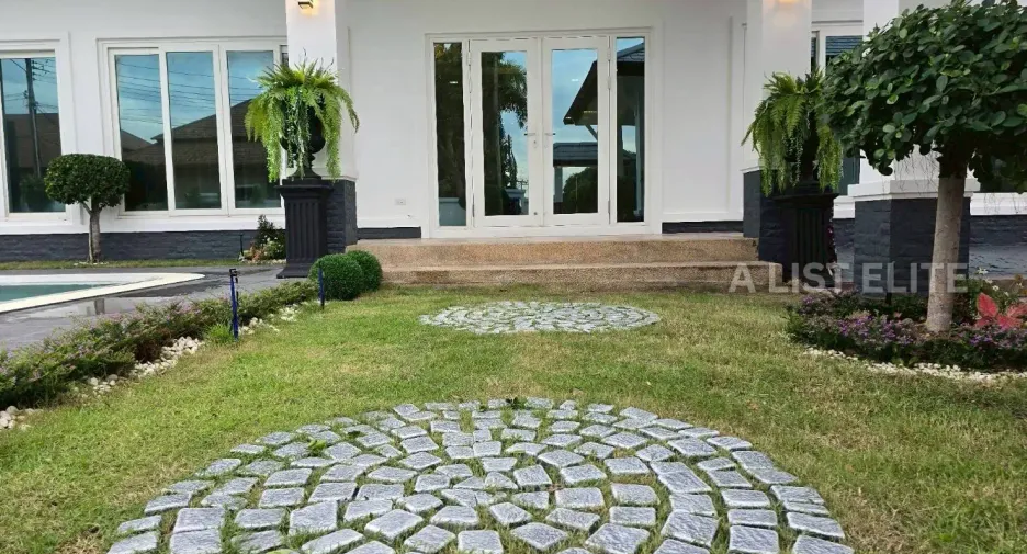 For rent 5 bedrooms house in Bang Lamung, Chonburi