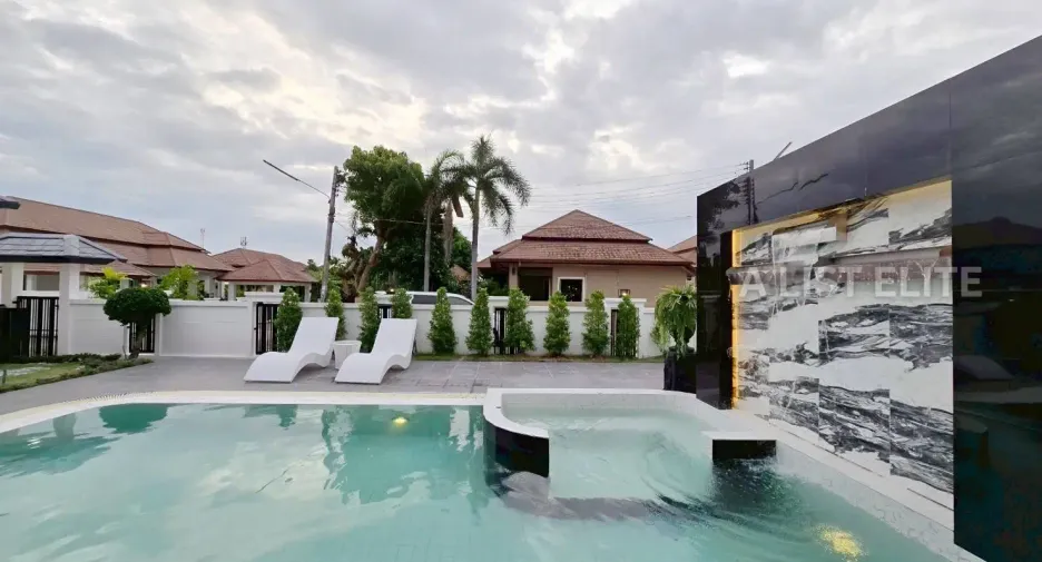 For rent 5 bedrooms house in Bang Lamung, Chonburi