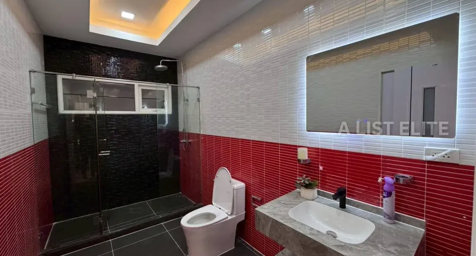 For rent 5 bedrooms house in Bang Lamung, Chonburi